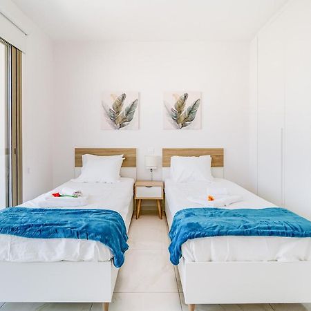 Adolina Apartments By Ezoria Villas Paphos ภายนอก รูปภาพ