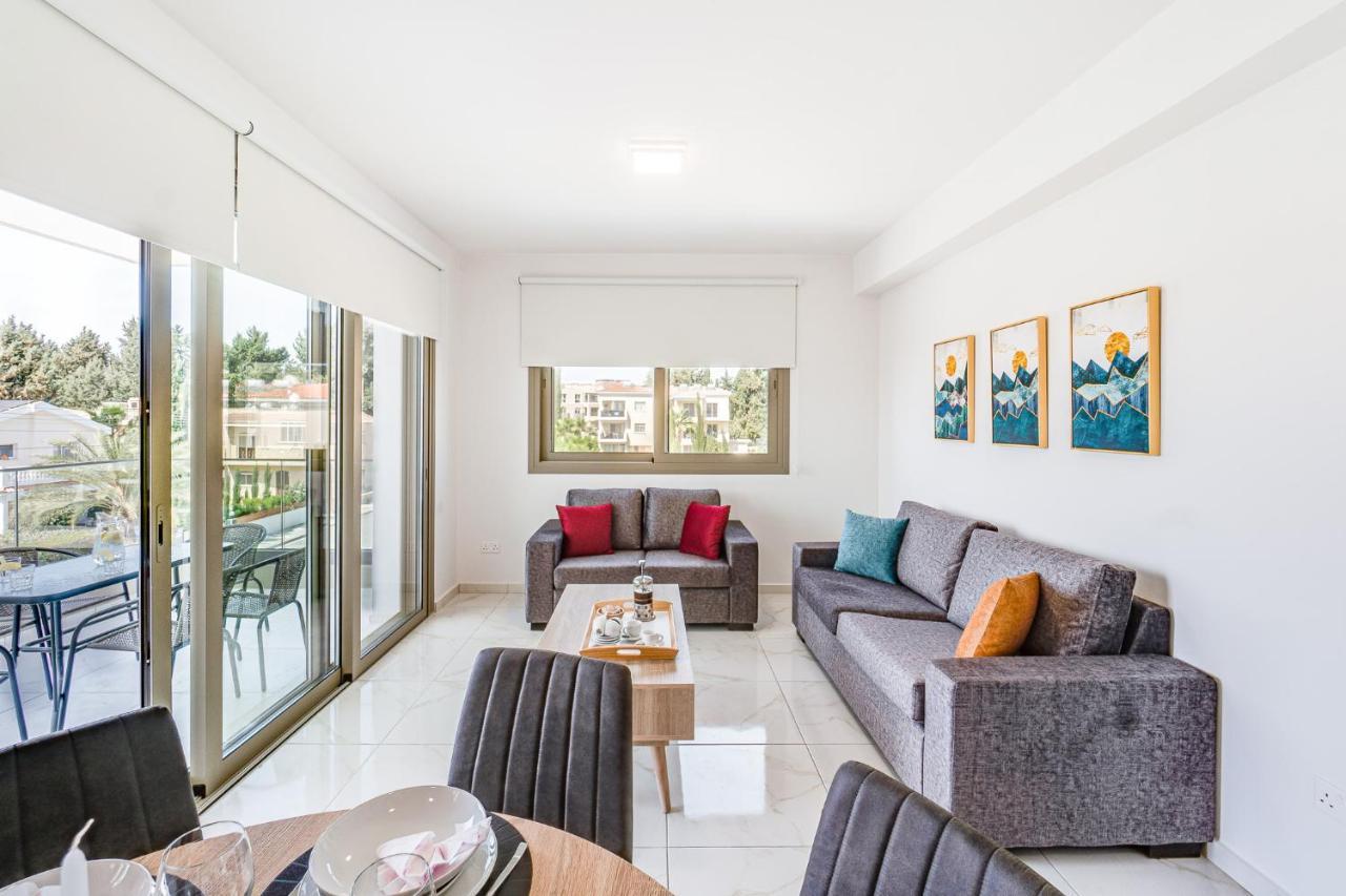 Adolina Apartments By Ezoria Villas Paphos ภายนอก รูปภาพ