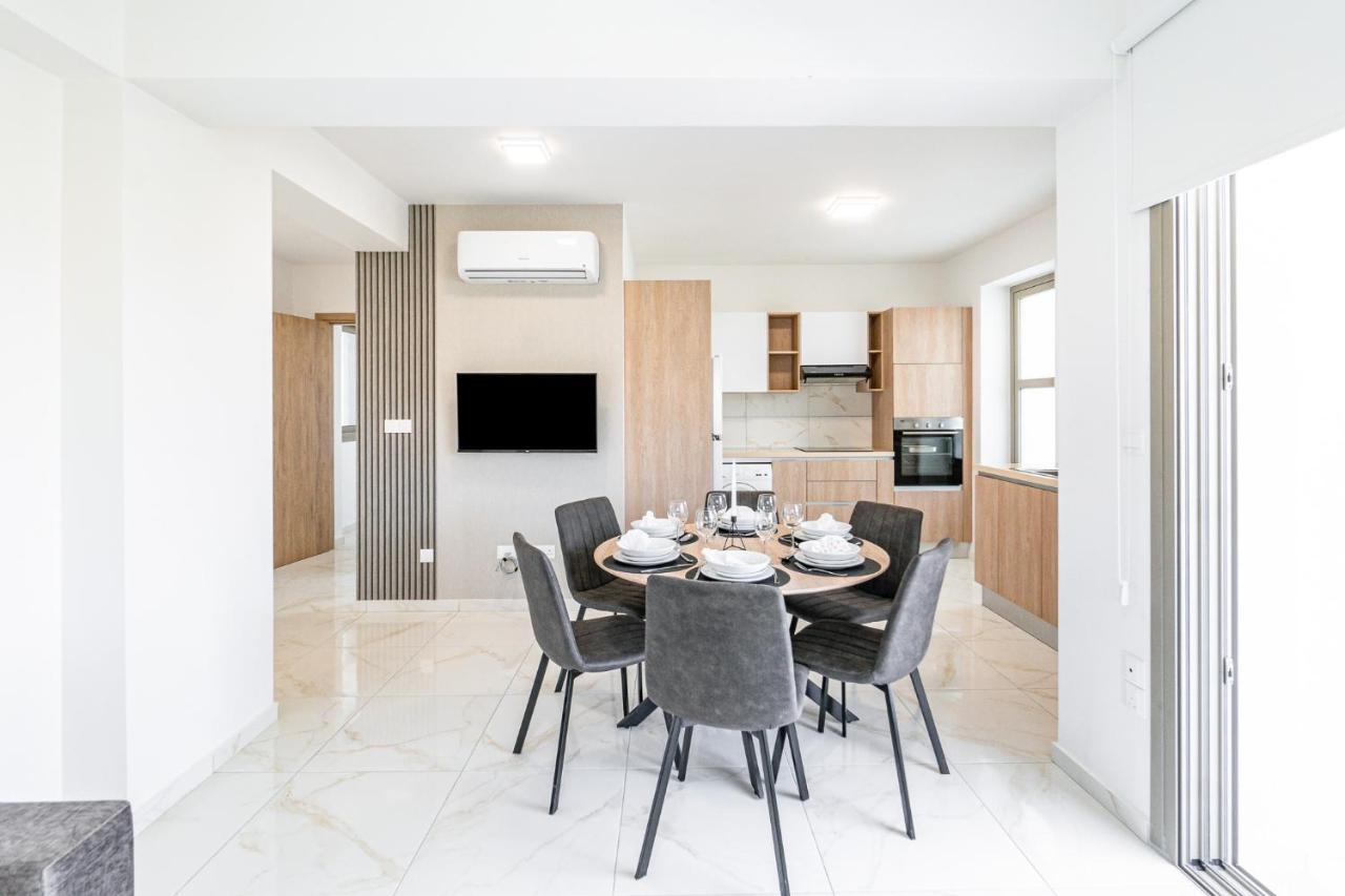 Adolina Apartments By Ezoria Villas Paphos ภายนอก รูปภาพ
