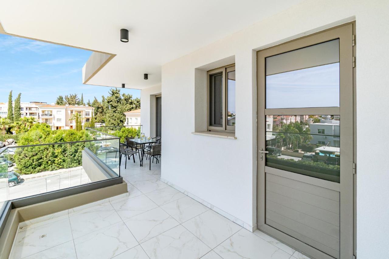 Adolina Apartments By Ezoria Villas Paphos ภายนอก รูปภาพ