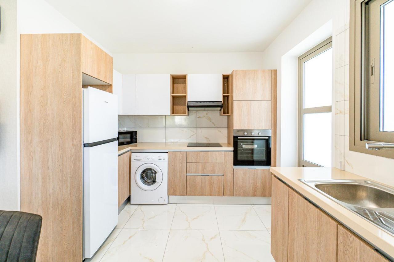Adolina Apartments By Ezoria Villas Paphos ภายนอก รูปภาพ