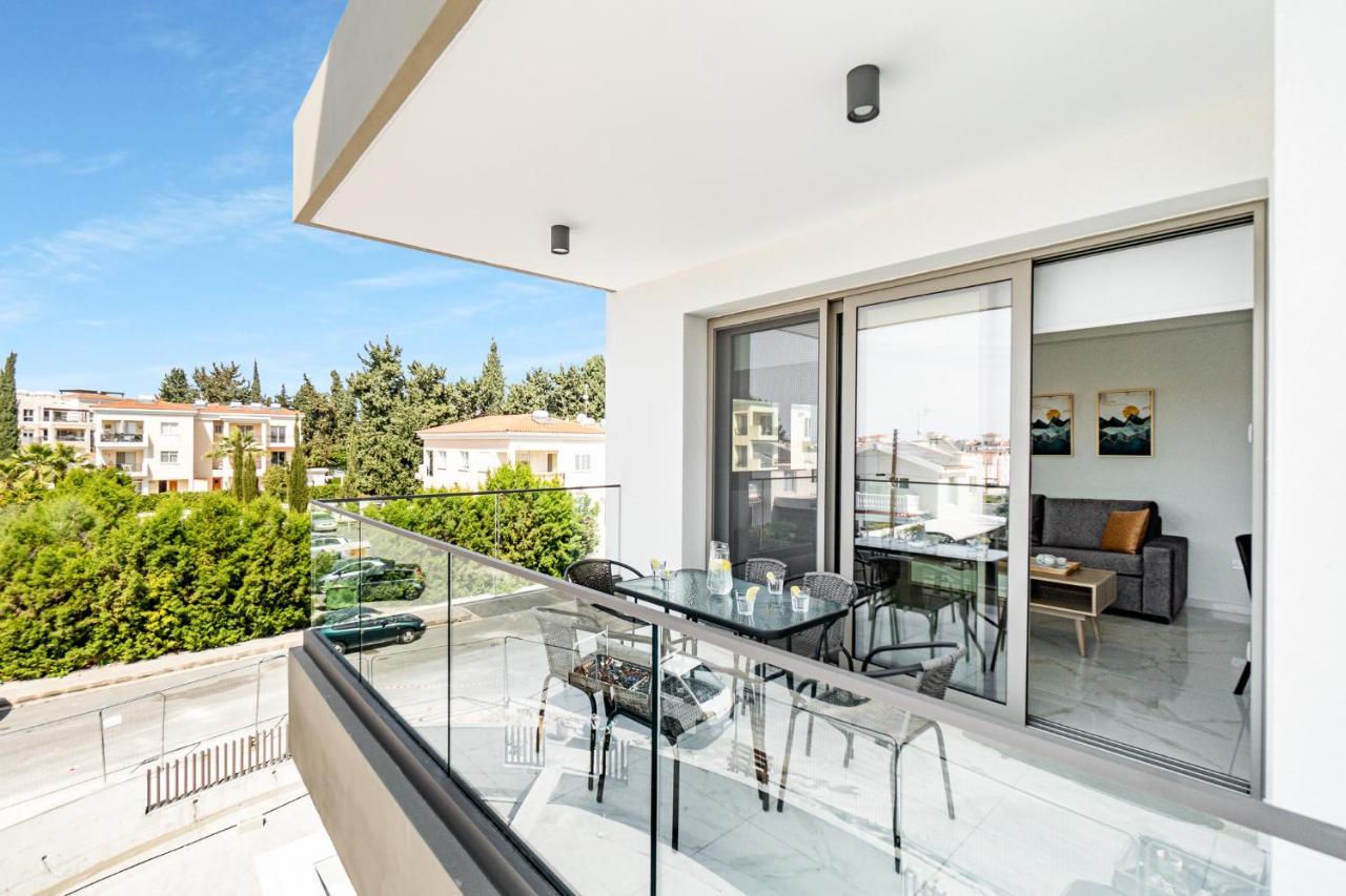 Adolina Apartments By Ezoria Villas Paphos ภายนอก รูปภาพ