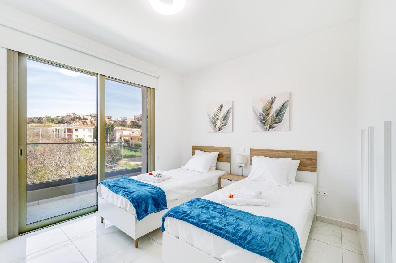 Adolina Apartments By Ezoria Villas Paphos ภายนอก รูปภาพ