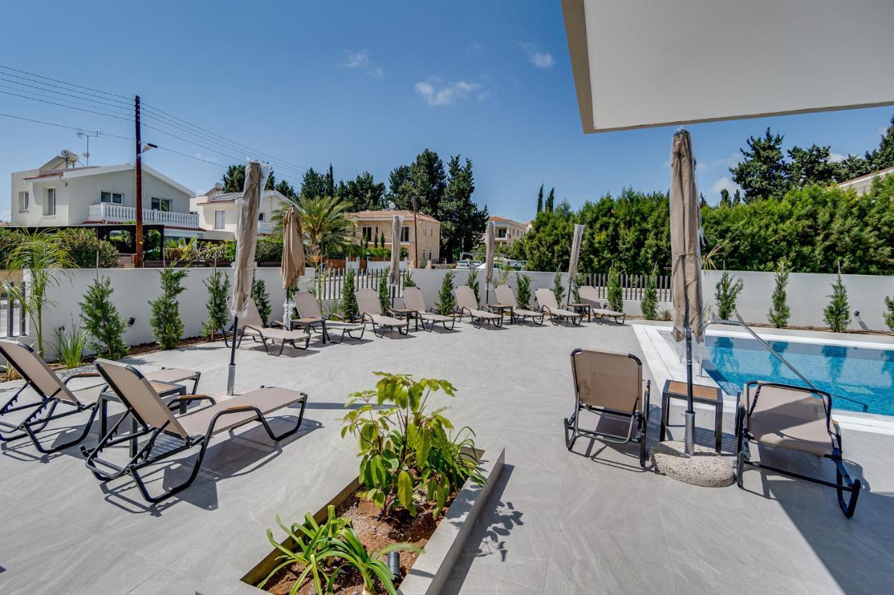 Adolina Apartments By Ezoria Villas Paphos ภายนอก รูปภาพ