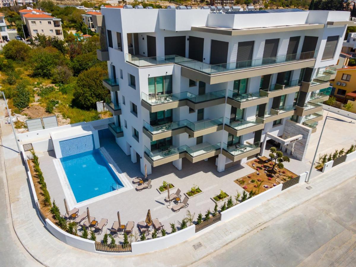 Adolina Apartments By Ezoria Villas Paphos ภายนอก รูปภาพ