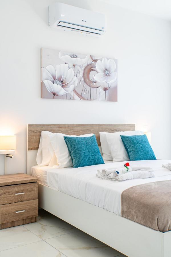 Adolina Apartments By Ezoria Villas Paphos ภายนอก รูปภาพ
