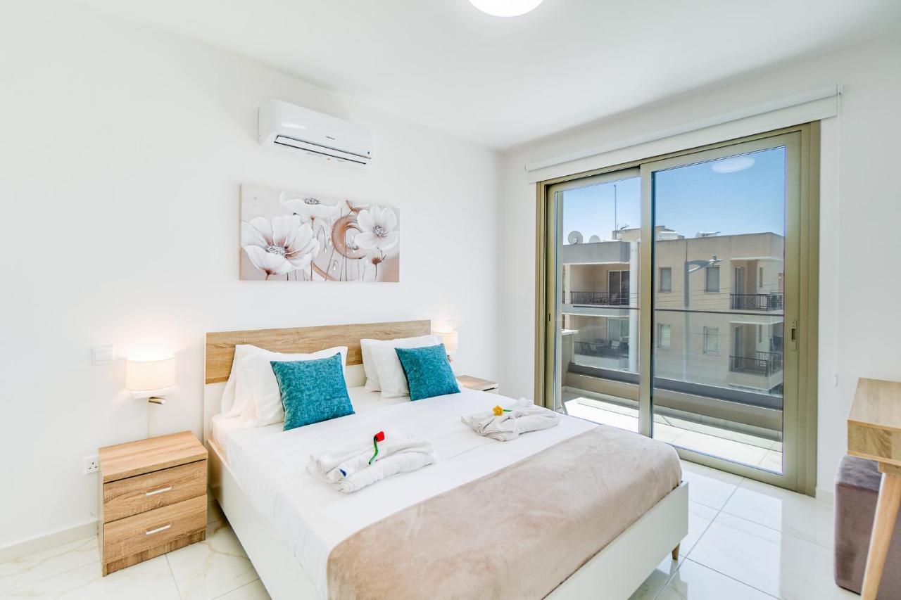 Adolina Apartments By Ezoria Villas Paphos ภายนอก รูปภาพ