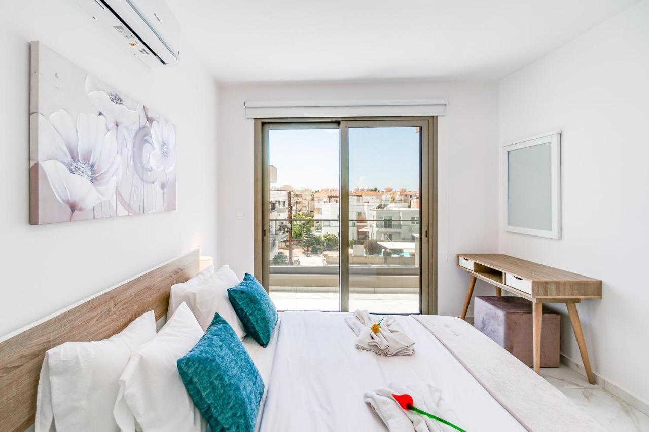 Adolina Apartments By Ezoria Villas Paphos ภายนอก รูปภาพ