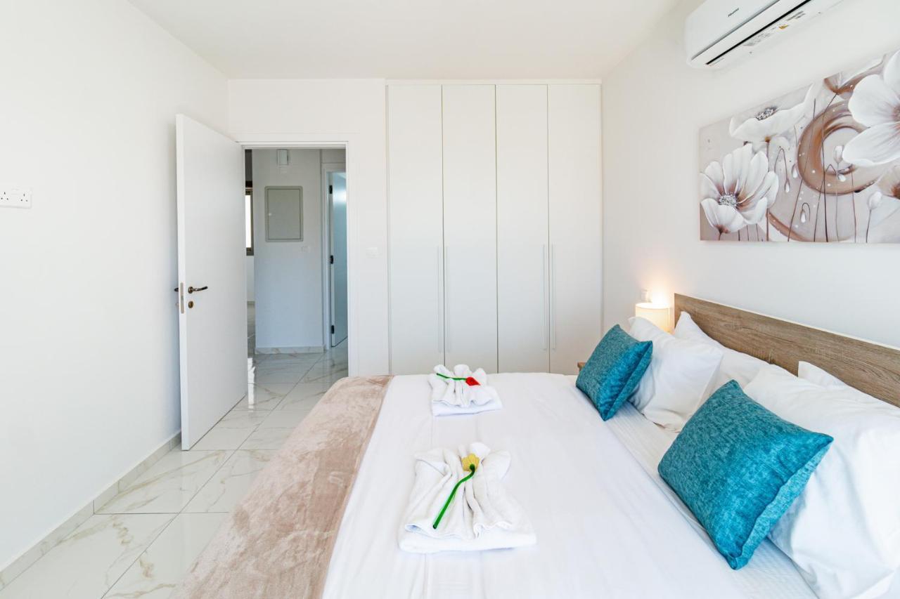 Adolina Apartments By Ezoria Villas Paphos ภายนอก รูปภาพ