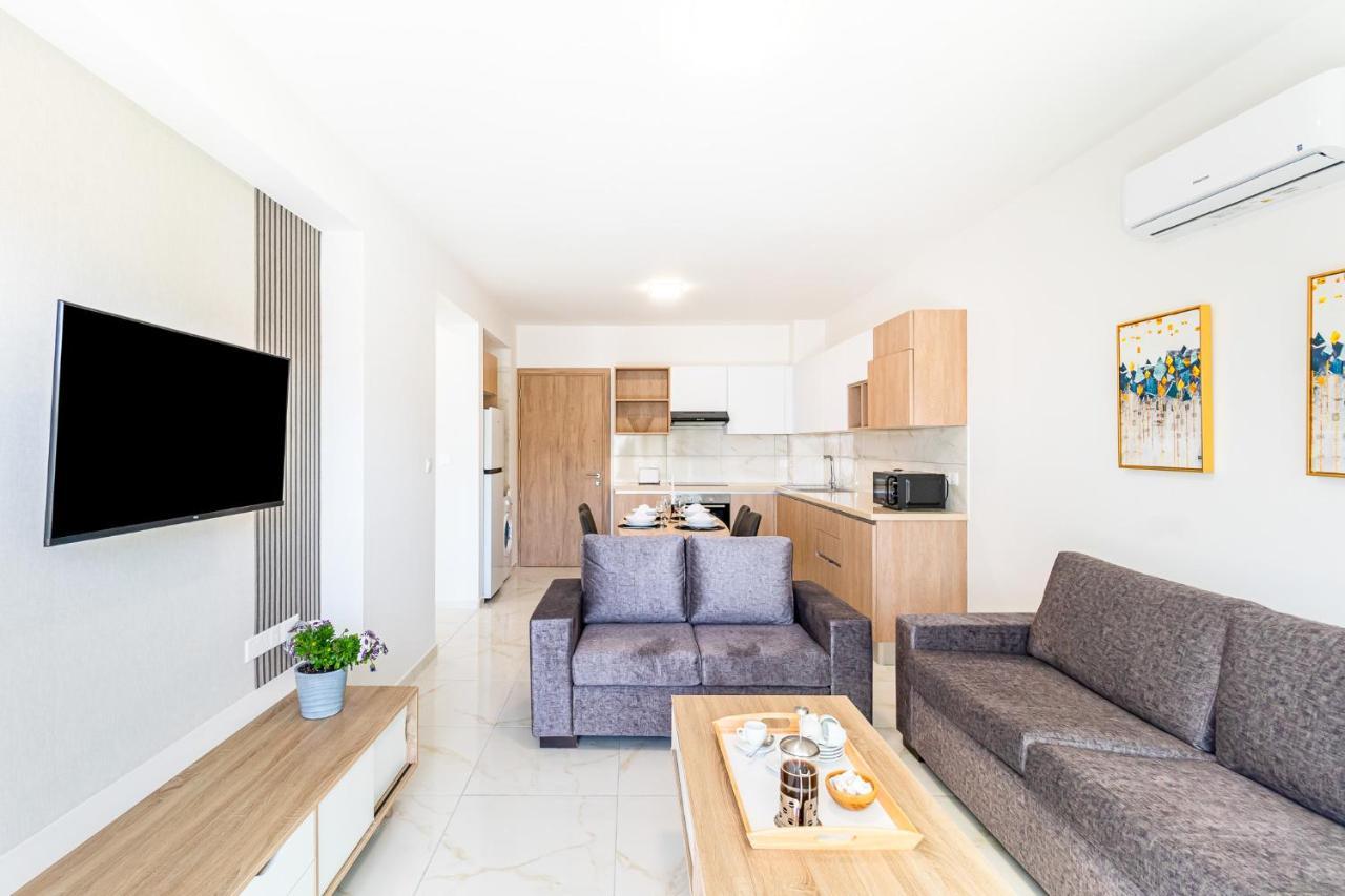 Adolina Apartments By Ezoria Villas Paphos ภายนอก รูปภาพ