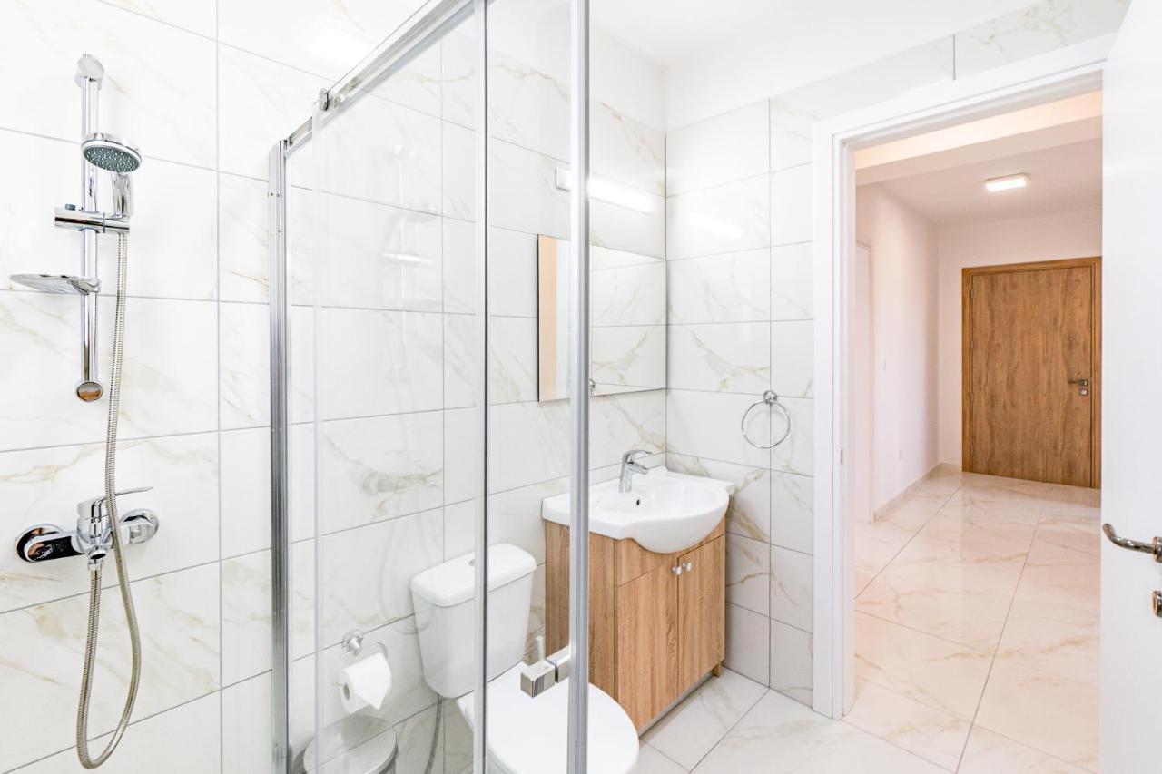 Adolina Apartments By Ezoria Villas Paphos ภายนอก รูปภาพ
