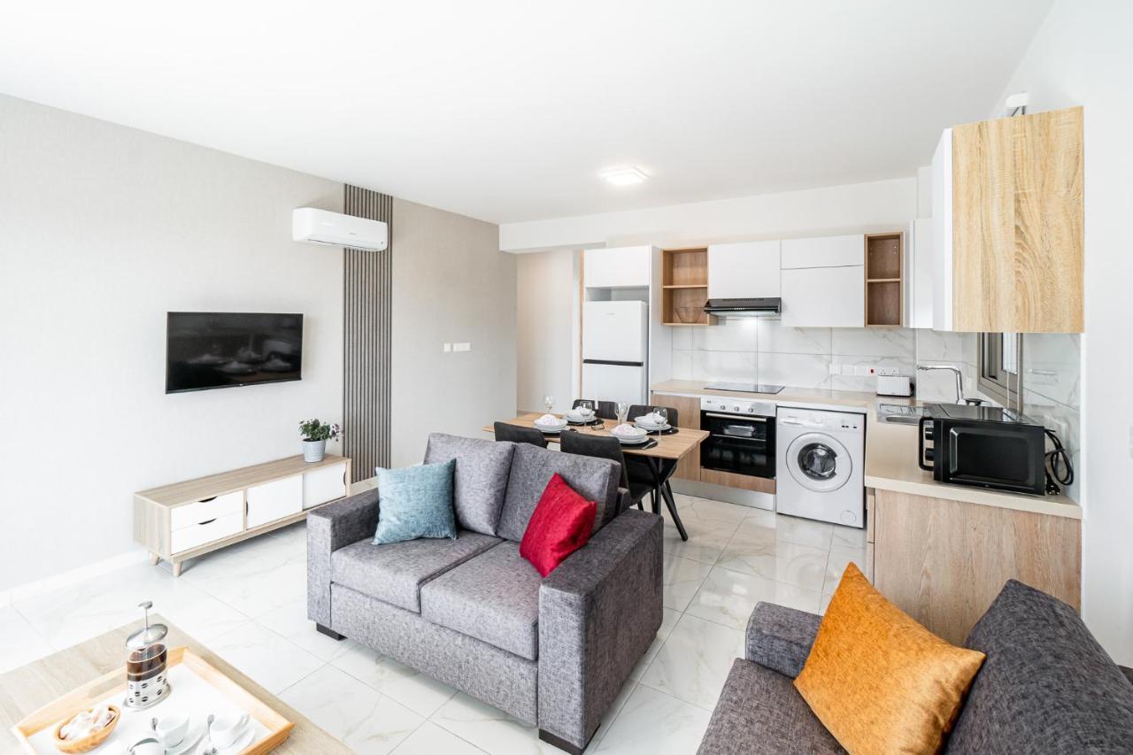 Adolina Apartments By Ezoria Villas Paphos ภายนอก รูปภาพ