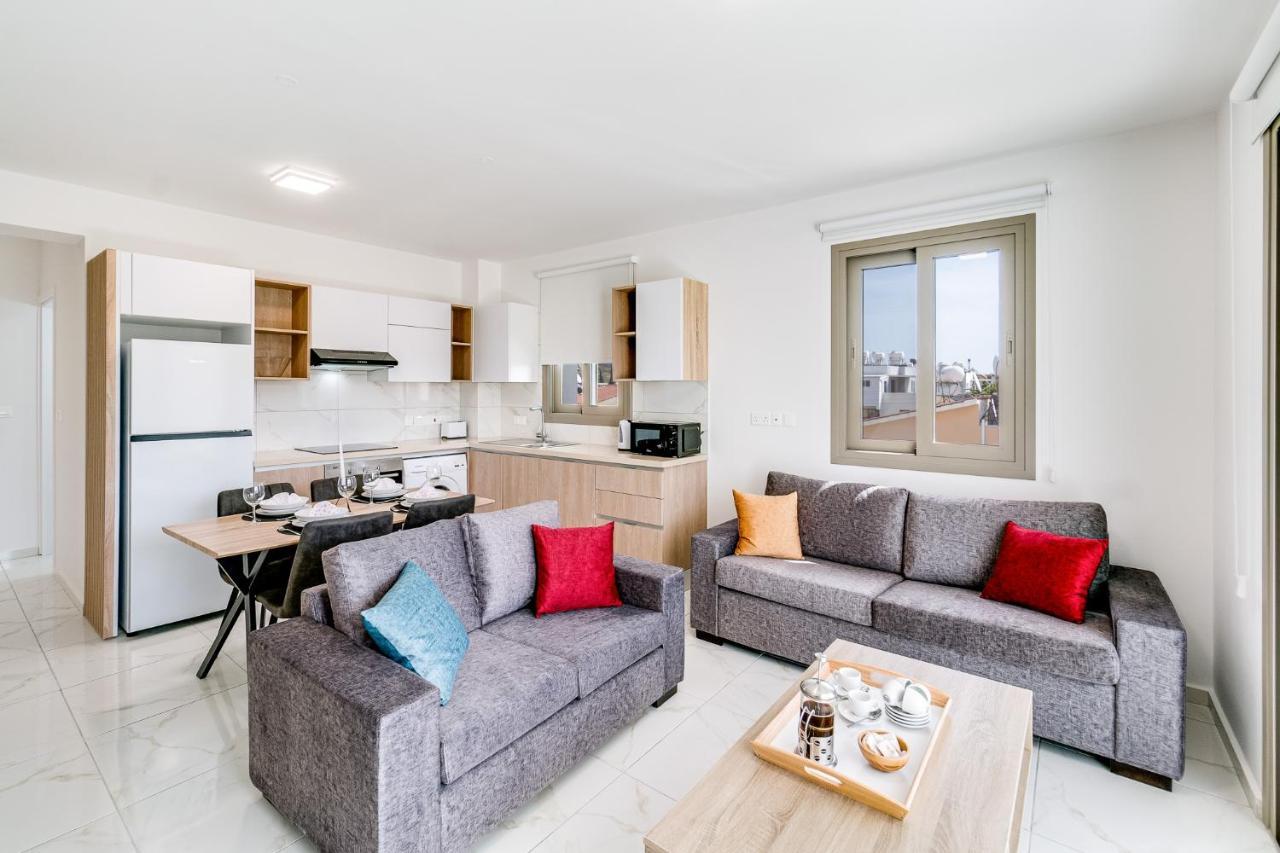 Adolina Apartments By Ezoria Villas Paphos ภายนอก รูปภาพ