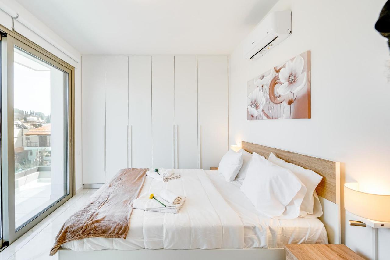Adolina Apartments By Ezoria Villas Paphos ภายนอก รูปภาพ