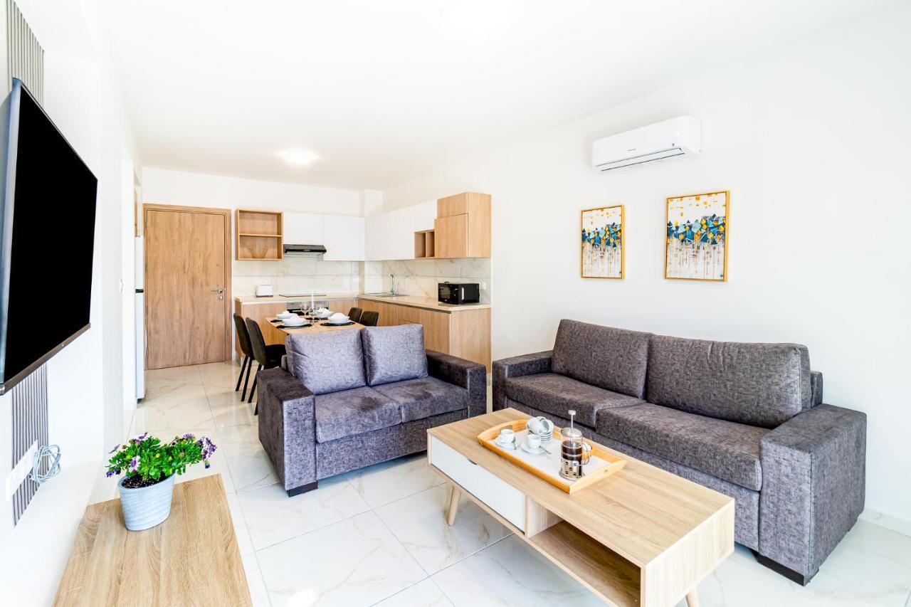 Adolina Apartments By Ezoria Villas Paphos ภายนอก รูปภาพ