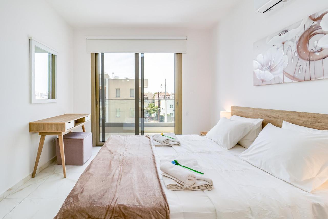 Adolina Apartments By Ezoria Villas Paphos ภายนอก รูปภาพ