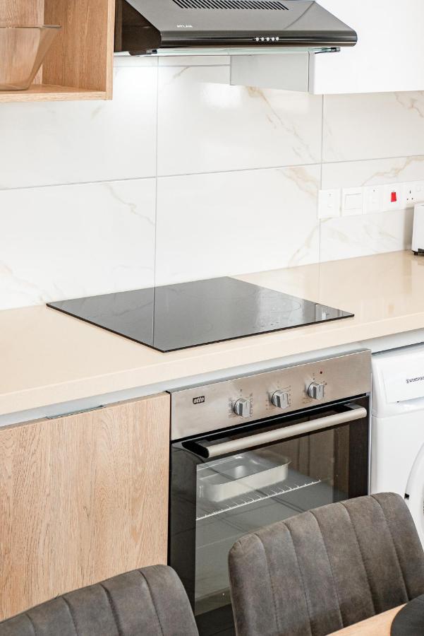 Adolina Apartments By Ezoria Villas Paphos ภายนอก รูปภาพ