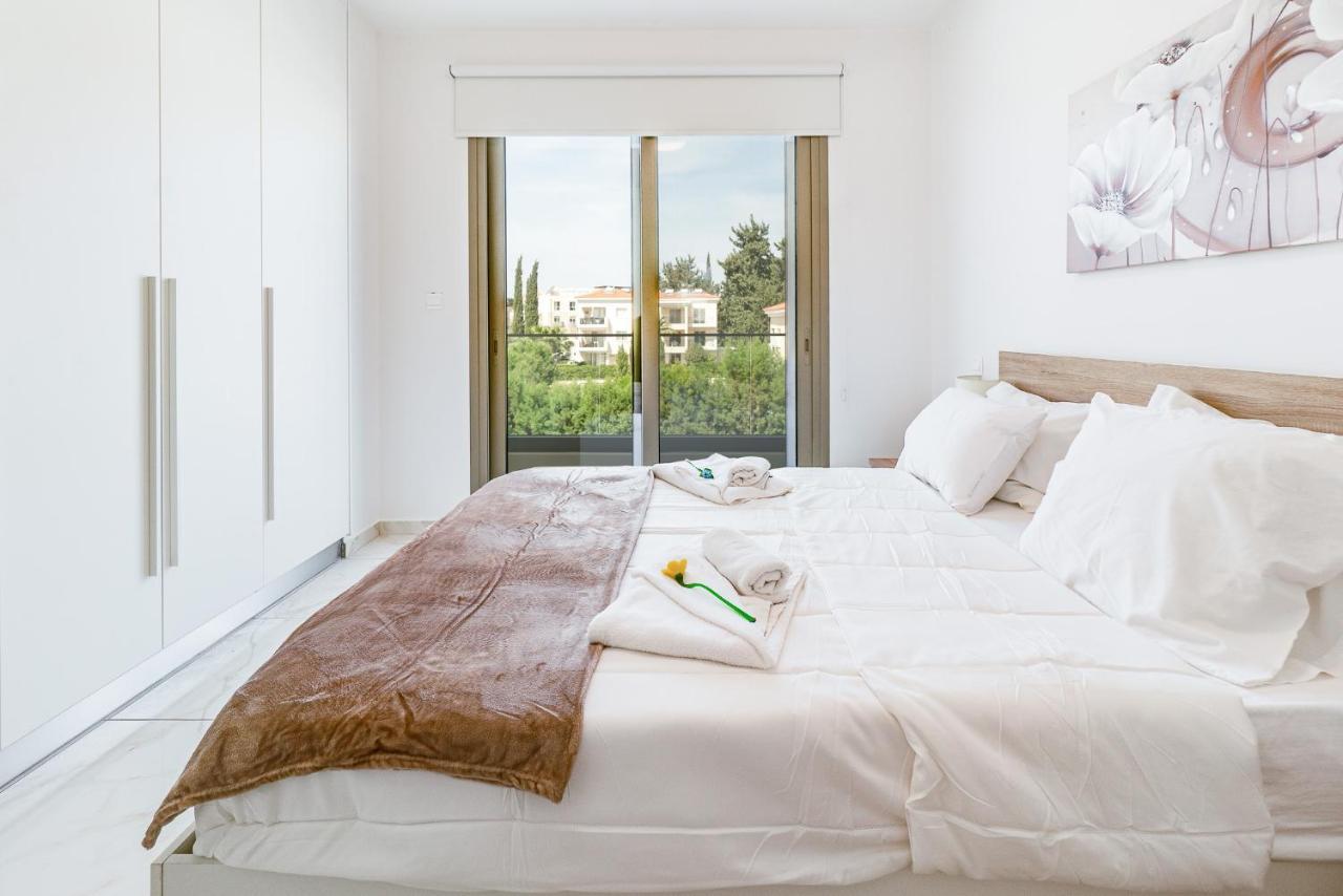 Adolina Apartments By Ezoria Villas Paphos ภายนอก รูปภาพ
