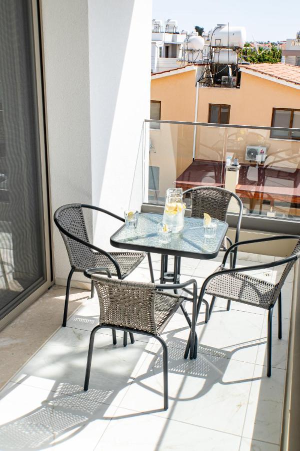 Adolina Apartments By Ezoria Villas Paphos ภายนอก รูปภาพ